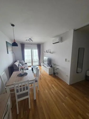 Apartment with Seaview + Private Garage Parking