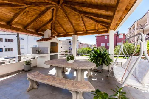 Apartments Ivica