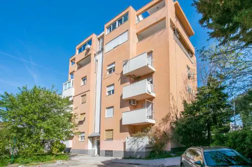 Apartments with parking spaces Split - 22909