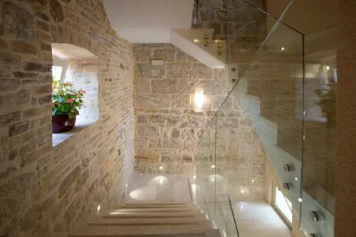 Aspalathos Residence