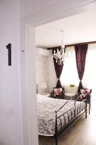 Bella Elia Apartment