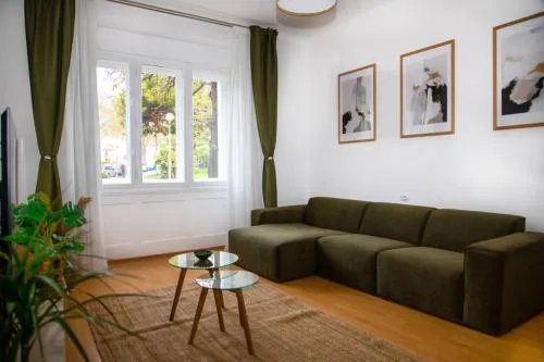 BRAND NEW City Center Apartment Nostalgija