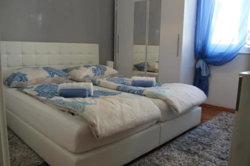 Cozy Apartment Mihaela with Balcony, Near Park Marjan & Old Town - Quiet Neighborhood