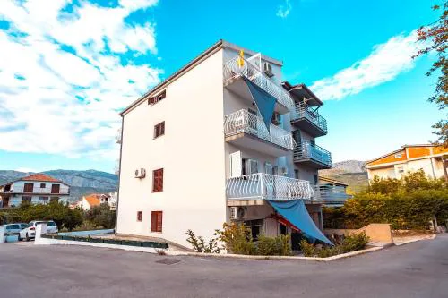 Lana apartments