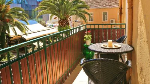 Double bedroom apartment on great location with balcony!!