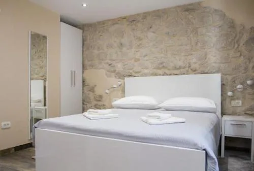 Elegant Residence Rooms