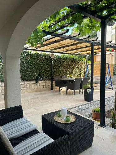 Garden Apartment Dina with free Parking