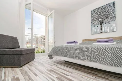 LUX Apartment Split