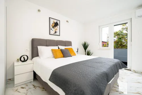 Luxury 2 bedrooms app with terrace in CENTER OLD TOWN