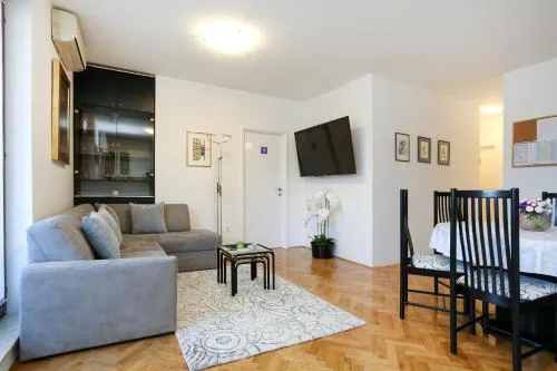 Luxury Apartment ELA
