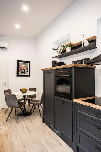 Luxury City Center House