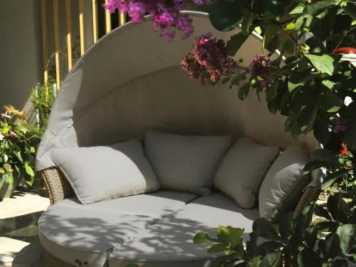 Luxury Suite Jasmin-Two Bedroom Suite with Hot Tub