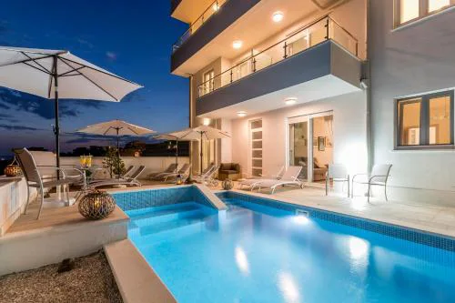 Luxury Villa Bello Horizonte with swimming pool