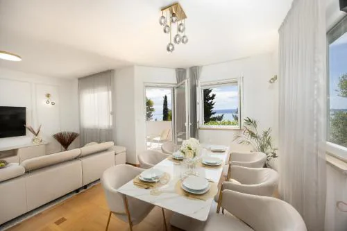 Marivi - Luxury apartment above the beach Žnjan