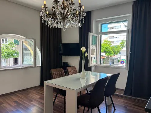MARTON & MARTINIS SUPERIOR APARTMENTS - spacious one-room apartments - excellent location within walking distance of Diocletian's Palace and Bacvice Beach - the best restaurants within walking distance - BURALUX properties