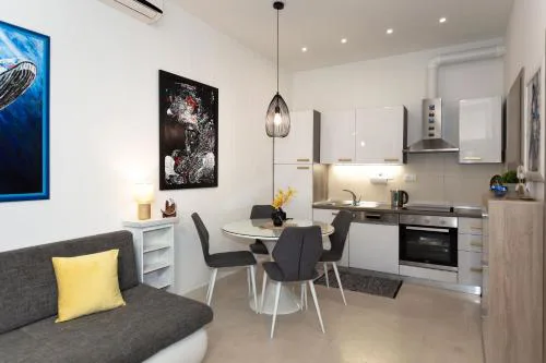 Moon Apartment