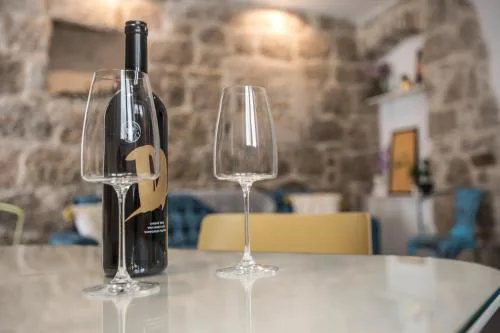 Old Stoney - Renovated Apartment near Split Palace