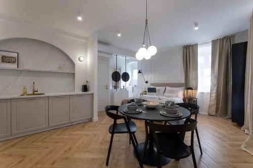 Palace Luxury Suites