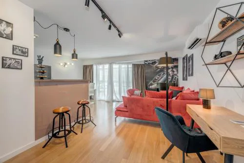 Paparazzi Apartment
