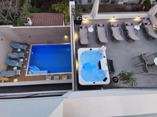 Pino luxury rooms and apartment