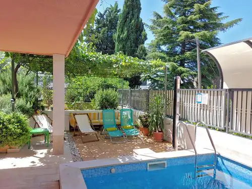 Poolside Paradise - A Hidden Gem in Split