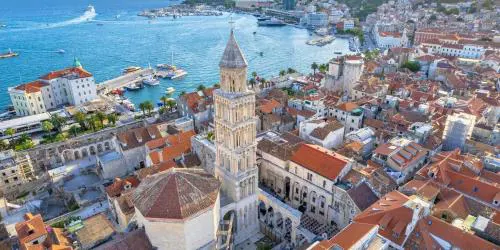Quite Bedroom for 2, in center of Split, overnight stay
