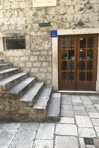 Rooms by the sea Split - 23996