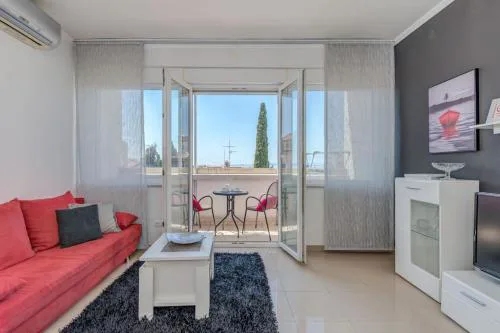 SeaView Apartment in City Centre