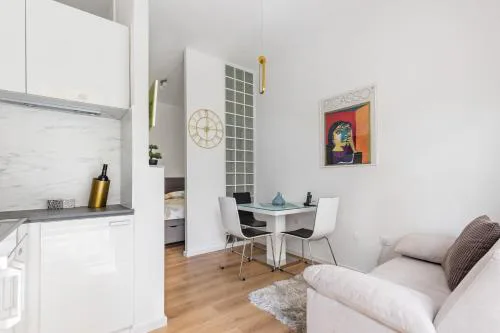 Studio Im Erdgeschoss, Beim Berühmten Znjan Strand