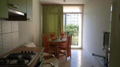Two Bedroom Apartment Near Beach And Center