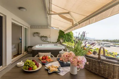 VELEBIS SUPERIOR APARTMENT - luxurious one-room apartment with jacuzzi - prestigious location by the sea in the new city center of Žnjan - panoramic view of the sea and islands - free garage parking - BURALUX properties