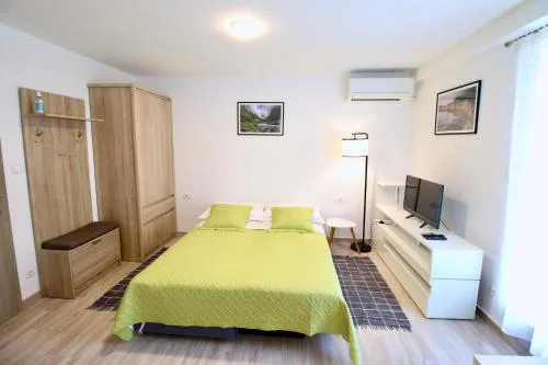 Velin Apartment