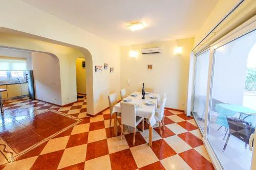 Villa Ana