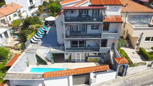Villa Naomi