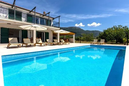 Villa Summertime
