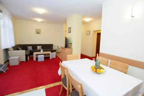 XXL Luxury Apartments