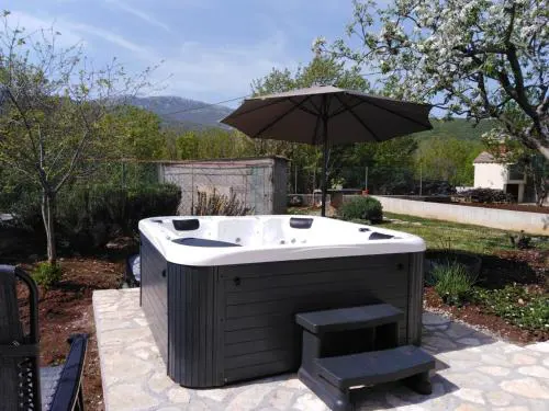 House Tamy - with jacuzzi