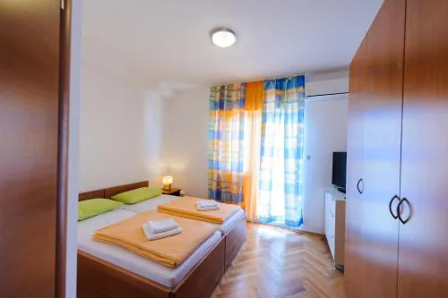 Apartment and Rooms Iva