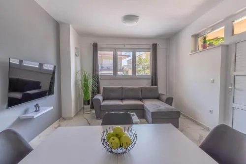Bright & Modern 2BD apartment in Stobreč, Free Parking