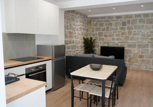 Luxury Beachside Apartment Stobreč, 30m to Pebble Beach, Restaurants, Center of Stobreč