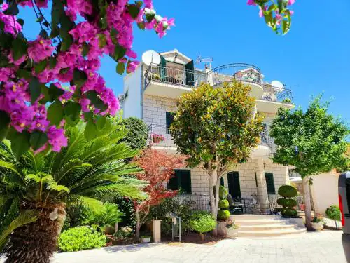 Anita Apartments