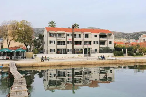Apartments by the sea Trogir - 16210