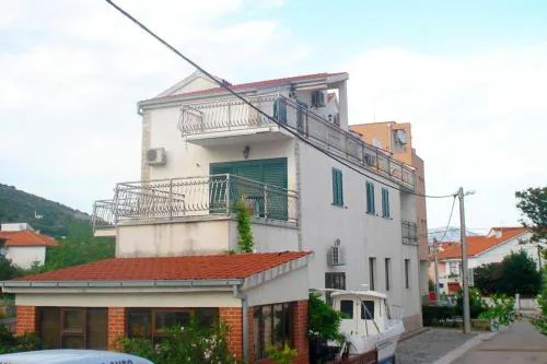 Apartments by the sea Trogir - 24168