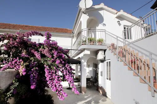 Apartments Vaska