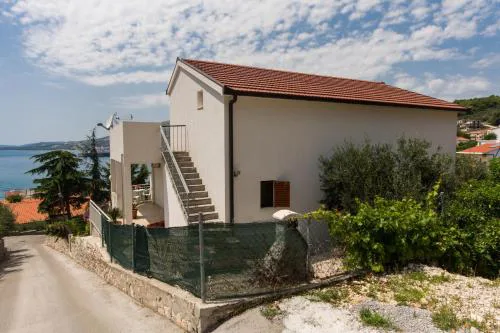 Apartments with parking spaces Trogir - 17609