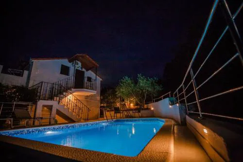 Charming villa with sea view and swimming pool