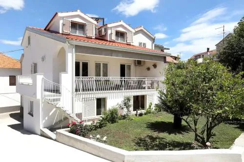 Frana-ugodan apartman u blizini stare jezgre grada