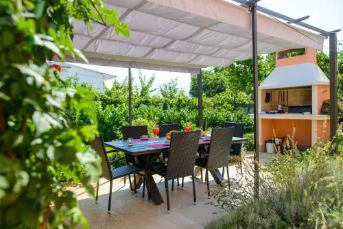 House Mirjana