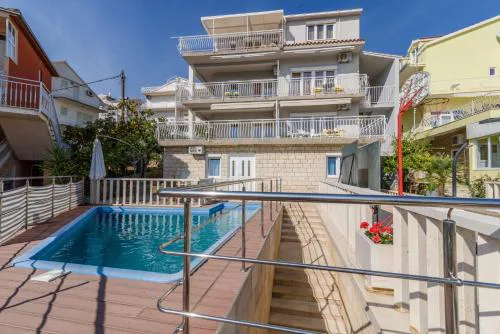 La Bodega Apartments