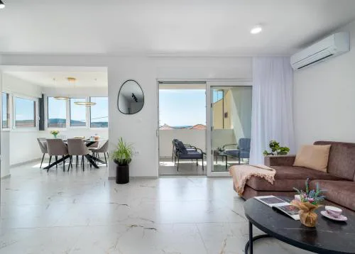 Natura Vita Apartment-New Modern Apartment with City View & two Free Parking Spaces-10 min Walk to Trogir Old Town